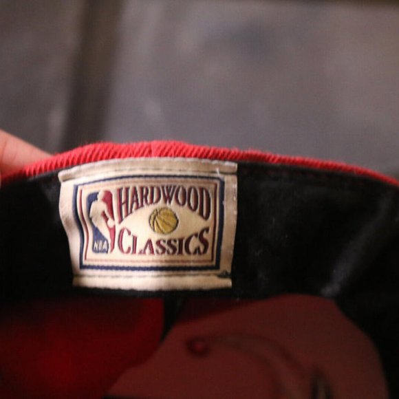 Chicago Bulls Fitted Hat Mitchell & Ness Mens Hardwood Classics Adjustable Cap - Picture 6 of 9